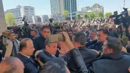 ردود فعل سياسية غاضبة في تركيا إثر الهجوم على رئيس حزب الشعب الجمهوري  ردود فعل سياسية غاضبة في تركيا إثر الهجوم على رئيس حزب الشعب الجمهوري