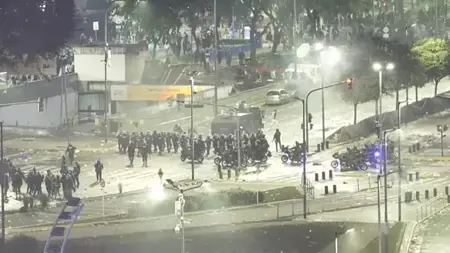 فوضى في شوارع بوينس آيرس بعد خسارة النهائي.. والشرطة تُخلي ساحة أوبيليسك