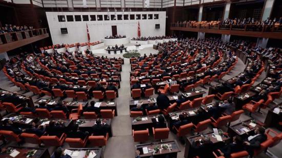البرلمان التركي يوافق على تمديد تواجد قواته العسكرية في سوريا والعراق