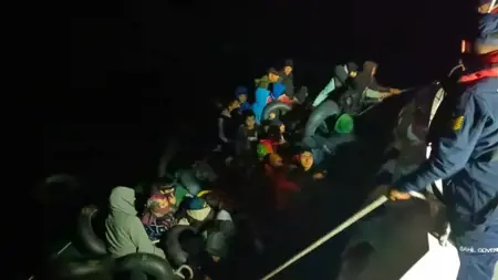 تركيا.. إنقاذ 41 مهاجرًا غير شرعي قبالة سواحل إزمير تركيا.. إنقاذ 41 مهاجرًا غير شرعي قبالة سواحل إزمير