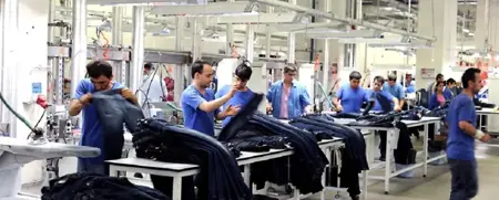 العمالة العربية في قطاع الصناعة التركي… واقع جديد يتشكّل