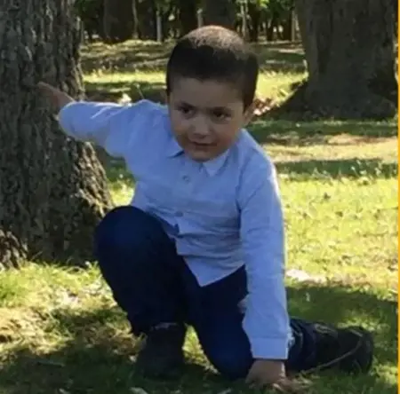 طفل تركي حاول تقليد الرجل العنكبوت فقفز من الطابق الخامس