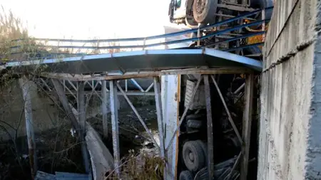 انهيار جسر في ولاية هاتاي التركية انهيار جسر في ولاية هاتاي التركية