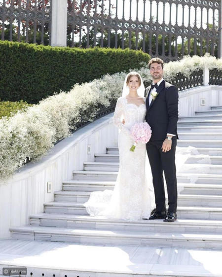 النجمة التركية الشهيرة "إيدا إيجه" تحتفل بزفافها بفستان من تصميم "زهير مراد"