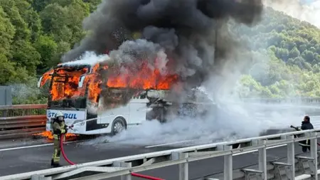 عاجل:تركيا..اندلاع حريق في حافلة على الطريق السريع