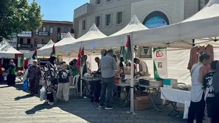 سوق خيري في بورصا التركية لدعم طلاب فلسطينيين