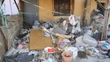 العثور على 10 أطنان من القمامة في منزل بمرسين العثور على 10 أطنان من القمامة في منزل بمرسين