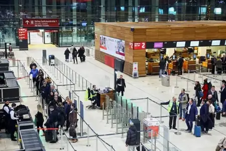 الاتحاد الأوروبي يستعد لتطبيق إجراءات خاصة بحقائب اليد على الطائرة الاتحاد الأوروبي يستعد لتطبيق إجراءات خاصة بحقائب اليد على الطائرة