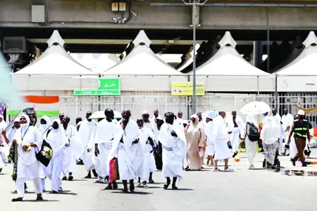 اليوم ..الحجاج يقفون على صعيد عرفات  الطاهر لأداء الركن الأعظم اليوم ..الحجاج يقفون على صعيد عرفات  الطاهر لأداء الركن الأعظم