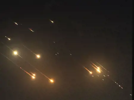 عاجل | إيران تطلق وابلًا من الصواريخ على العمق الإسرائيلي في تصعيد عسكري خطير