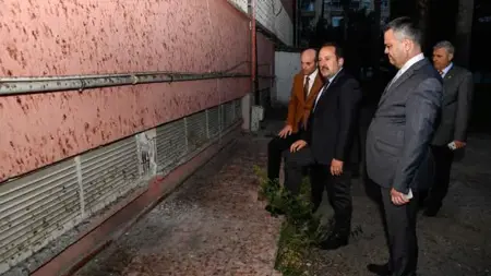 إخلاء 76 مدرسة تضررت من الزلازل في ولاية مرسين إخلاء 76 مدرسة تضررت من الزلازل في ولاية مرسين