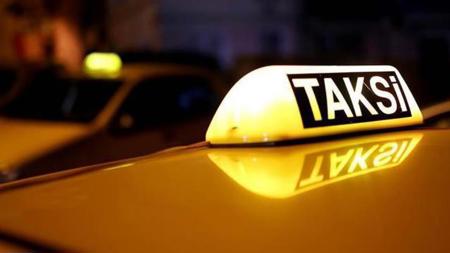 قرار جديد يلزم سائقي سيارات الأجرة  في إسطنبول بتركيب مصباح  إنارة 
