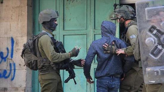 إسرائيل تعتقل 100 فلسطيني من غزة بتهمة انضمامهم لحركة حماس