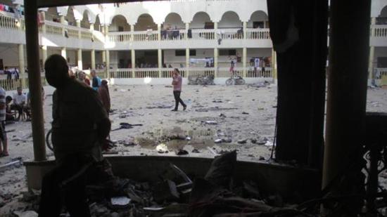"في صلاة الفجر" إسرائيل تقصف مدرسة تأوي 6 آلاف نازح فلسطيني بـ3 قنابل كبيرة "في صلاة الفجر" إسرائيل تقصف مدرسة تأوي 6 آلاف نازح فلسطيني بـ3 قنابل كبيرة