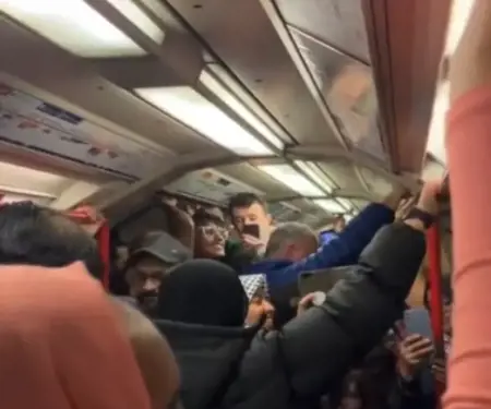 إيقاف سائق المترو الذي هتف "فلسطين حرة" بلندن إيقاف سائق المترو الذي هتف "فلسطين حرة" بلندن