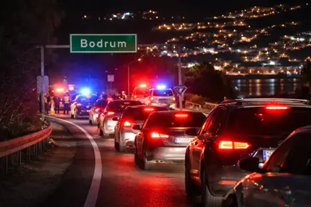 بودروم تستقبل 10 آلاف سيارة بيوم.. وتشديد أمني