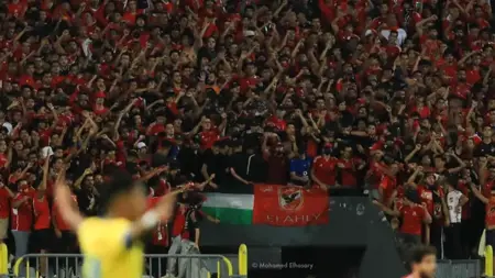 لمؤازرة فلسطين.. هتافات مصرية تهز أضخم ستاد في مصر