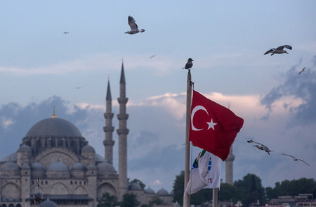 إصابات كورونا اليومية في تركيا تنخفض دون 20 ألفا