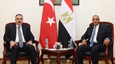 فيدان يلتقي نظيره المصريّ عبد العاطي في العلمين.. واجتماع ثانٍ لمجموعة التخطيط التركية-المصرية