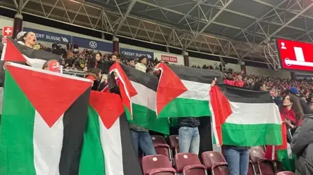 تعبيراً رفضهم ..جماهير سويسرا تستفز منتخب إسرائيل بـ100 علم فلسطيني  تعبيراً رفضهم ..جماهير سويسرا تستفز منتخب إسرائيل بـ100 علم فلسطيني
