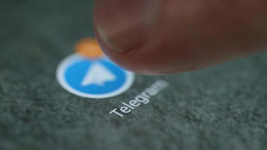 آبل تزيل تطبيق تلغرام مؤقّتاً من متجرها بسبب محتوى مخالف.. ودوروف يردّ ساخراً: «أنباء موتي مبالَغ فيها»