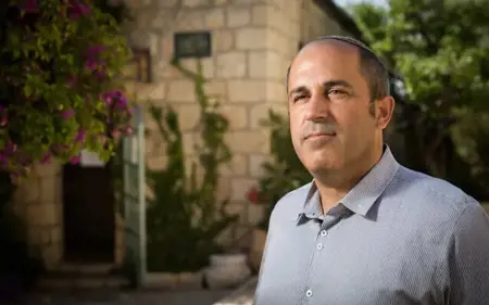 كندا تسحب تأشيرة نائب رئيس بلدية القدس الإسرائيلي المتطرف أرييه كينغ