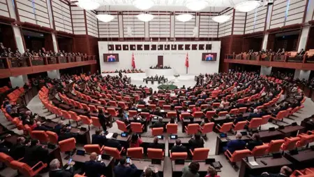 180 حزبًا سياسيًا ينشطون في تركيا.. حزب العدالة والتنمية يتصدر بعدد الأعضاء