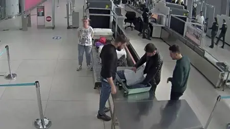 القبض على شخصين حاولا تهريب مواد غير قانونية إلى داخل البلاد في مطار إسطنبول