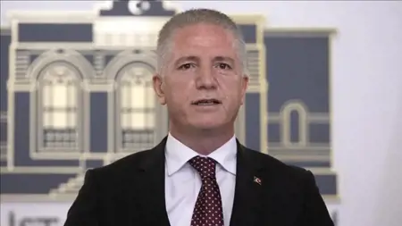 محافظ إسطنبول يحذر من التعاطف مع المتسولين "بقناع المرض"