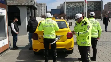 تغريم سائق سيارة أجرة بإسطنبول لاستغلاله سياح أجانب  تغريم سائق سيارة أجرة بإسطنبول لاستغلاله سياح أجانب