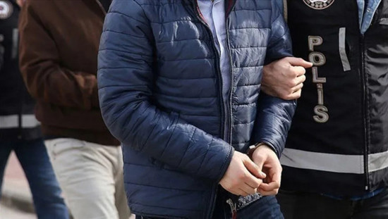 توقيف 26 شخصاً بتهمة سرقة ركّاب وسائل النقل العامّ بإسطنبول بأسلوب «التستّر»