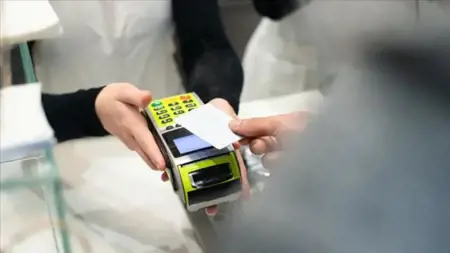 البنوك التركية تتلقى تعليمات بضمان إدخال كلمات المرور للبطاقات اللاتلامسية البنوك التركية تتلقى تعليمات بضمان إدخال كلمات المرور للبطاقات اللاتلامسية