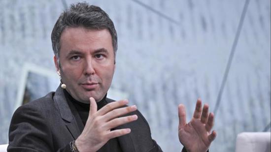 قبول لائحة اتهام تطالب بسجن مدير تحريري تركي 266 عاماً في قضية مخدرات واستغلال