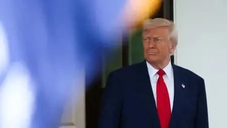 ترامب يقترح فرض رسوم جمركية بنسبة 50% على الاتحاد الأوروبي ترامب يقترح فرض رسوم جمركية بنسبة 50% على الاتحاد الأوروبي