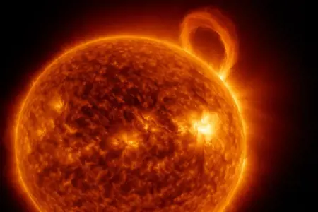 اكتشاف علمي مذهل: أيونات الشمس أكثر سخونة بستة أضعاف من التقديرات السابقة اكتشاف علمي مذهل: أيونات الشمس أكثر سخونة بستة أضعاف من التقديرات السابقة