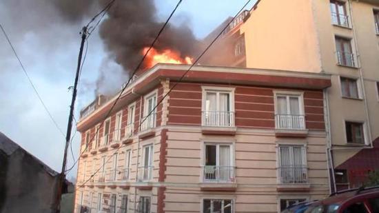  حريق  كبير في مبنى من 4 طوابق في اسطنبول