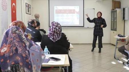 إعلان عقد دورة إندماج خاصة بالفلسطينيين في أنقرة