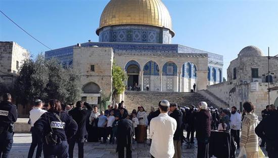 600 مستوطن إسرائيلي يقتحمون المسجد الأقصى بالقدس