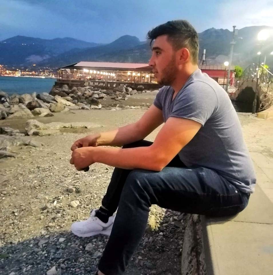 حداد تركي يُزين مدينته بتماثيل صنعها من الخردة