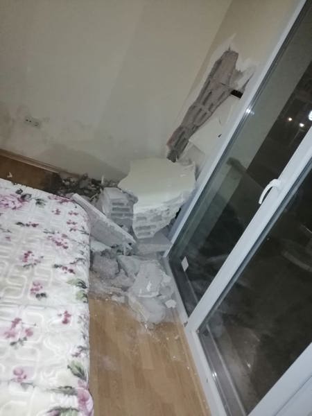 حادث غريب.. سيارة تقتحم شقة مقيم عربي في إسطنبول