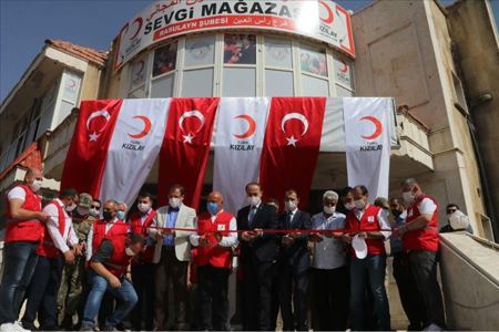 افتتاح متجر المحبة في رأس العين السورية