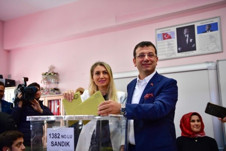 رئيس بلدية إسطنبول يتحدث عن خسائر بملايين الدولارات