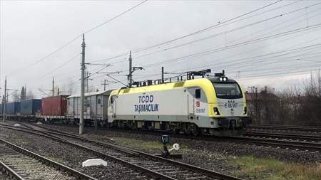 أول قطار صادرات تركي إلى روسيا يختتم رحلته التّجارية