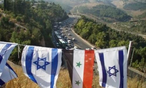 . هكذا يقضي أطفال اللاجئين والمهاجرين الذين يحاولون دخول اليونان يومهم، يفترشون الأرض ويلتحفون السماء.